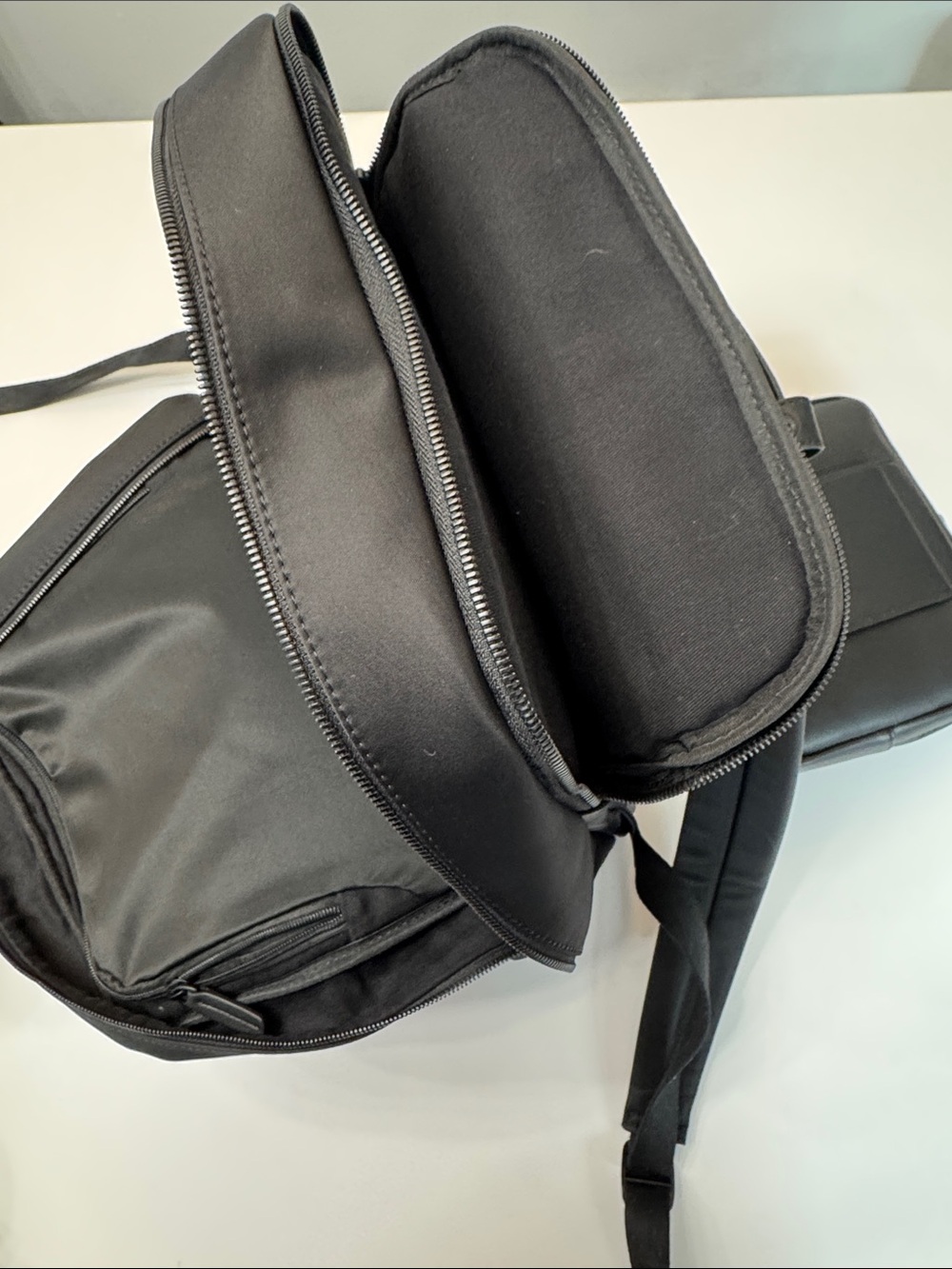Monos Metro Backpack - Picture 3 of 10